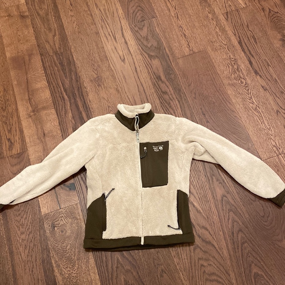 mountain hardwear monkey fur coat that is Medium BUT FITs like small